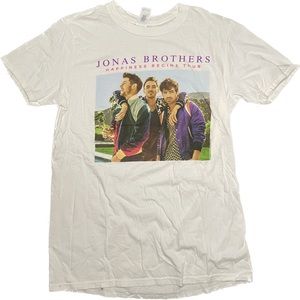𝅺Jonas Brothers Tour Shirt